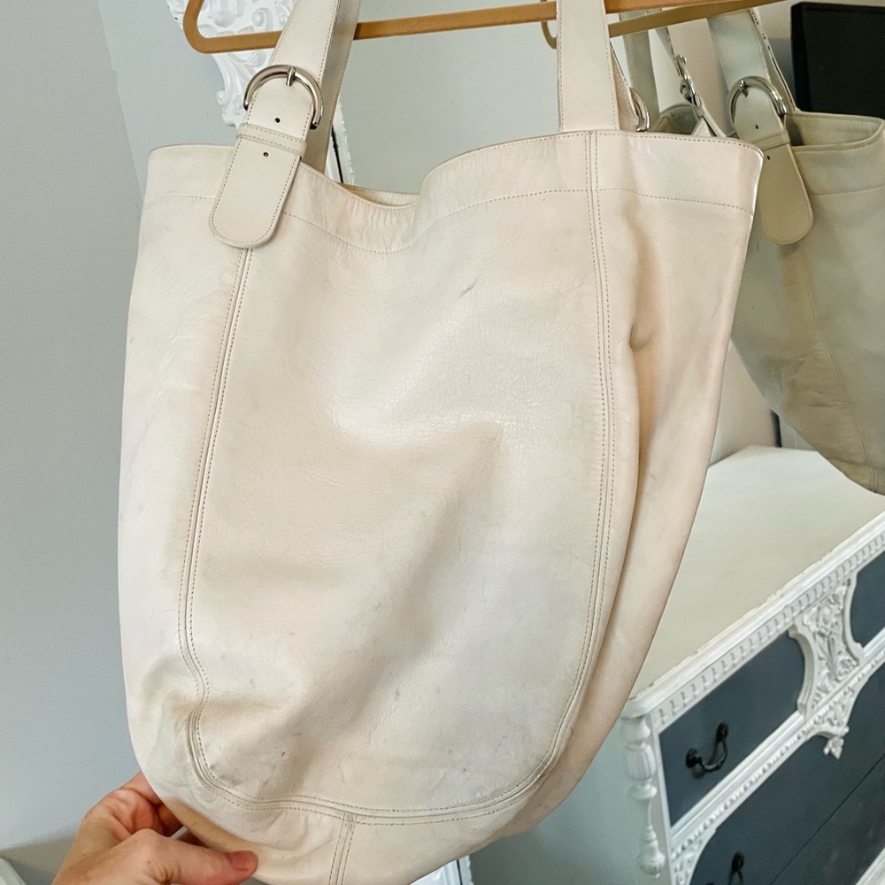 Coach Classic Cream White Large Leather Tote Bag - Picture 4 of 10